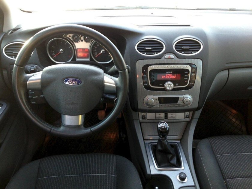 Ford Focus 2 Рестайлинг хэтчбек салон