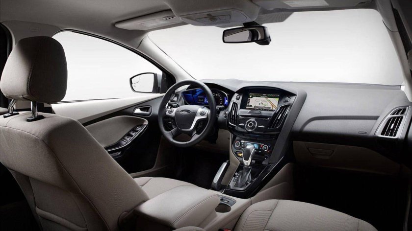 Ford Focus, 2013 хэтчбек салон