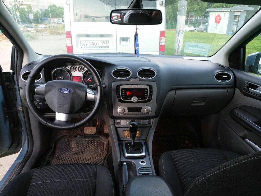 Ford Focus 2 Рестайлинг салон