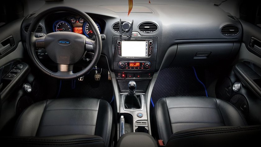 Ford Focus 2 хэтчбек 2008 салон