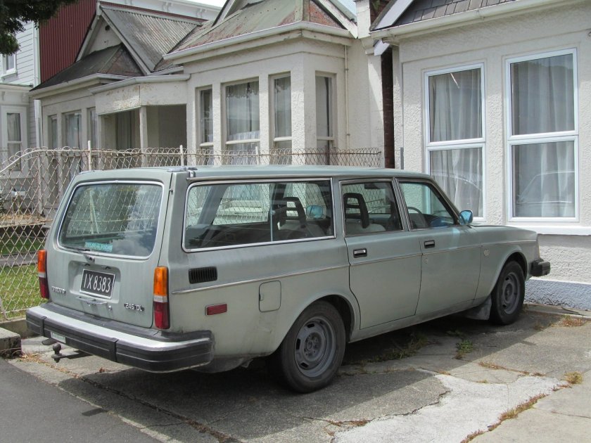 Volvo 245 DL