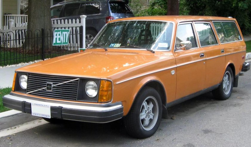 1975 Volvo 245 DL.