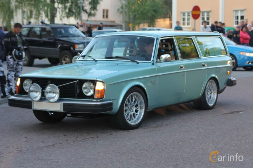 Volvo 245