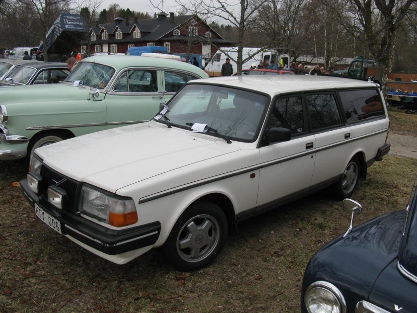 Volvo 245