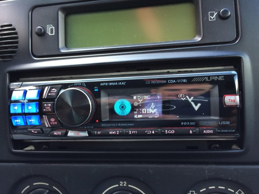 Автомагнитола Alpine CDA-117ri