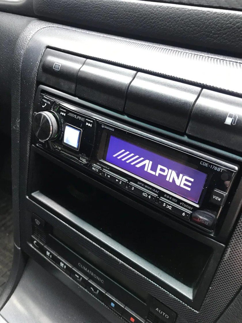 Alpine CDE-178bt