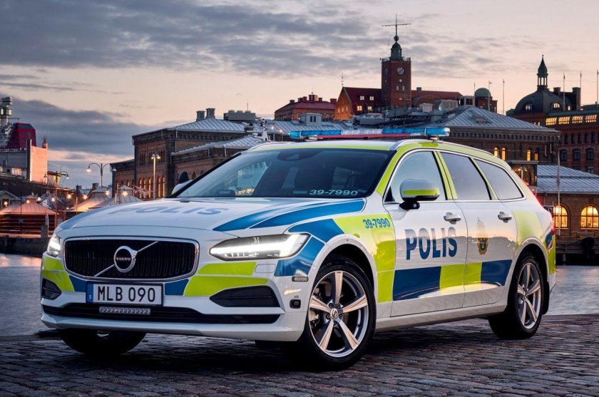 Volvo v90 police