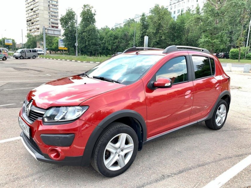 Renault Sandero Stepway красный
