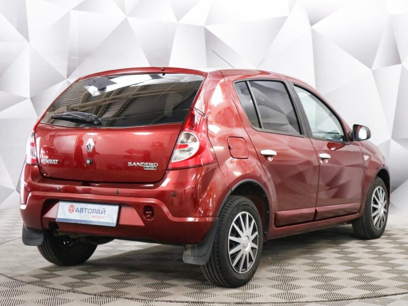 Renault Sandero красный такси