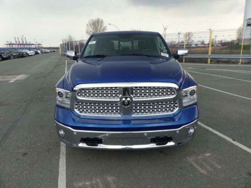 Додж рам синий