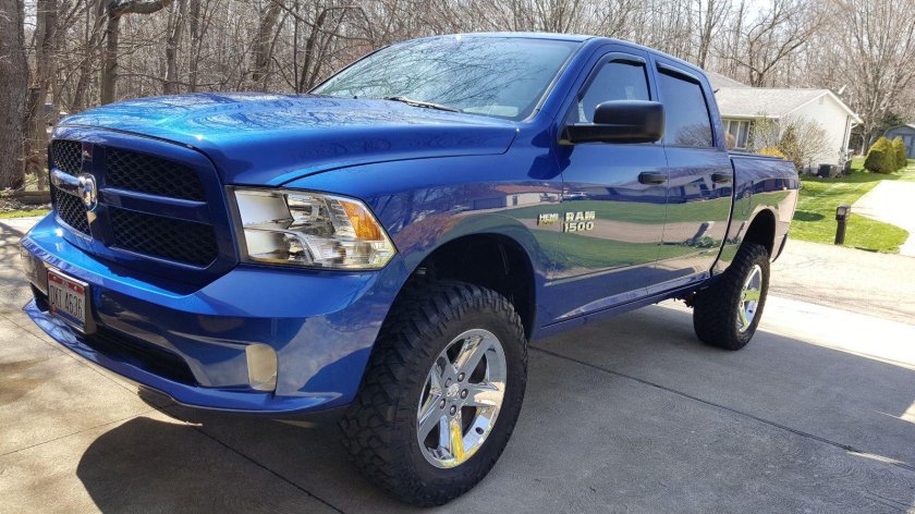 Dodge ram 1500 lift