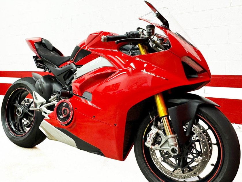 Мотоцикл ducati panigale v4 s