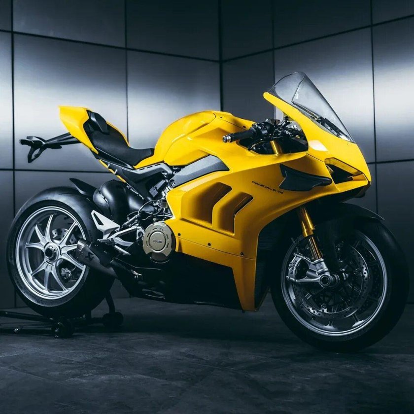 Ducati v4s 2022