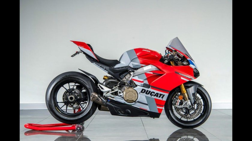 Ducati v4s