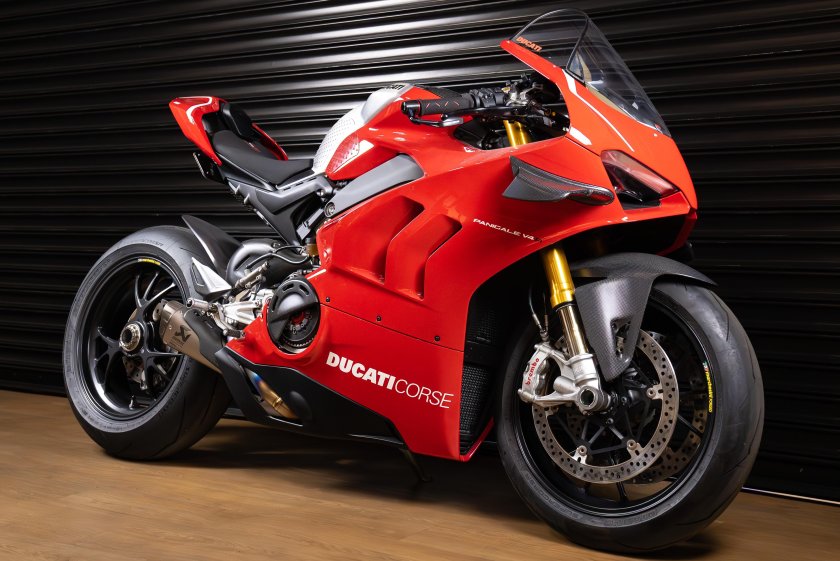 Дукати панигале v4