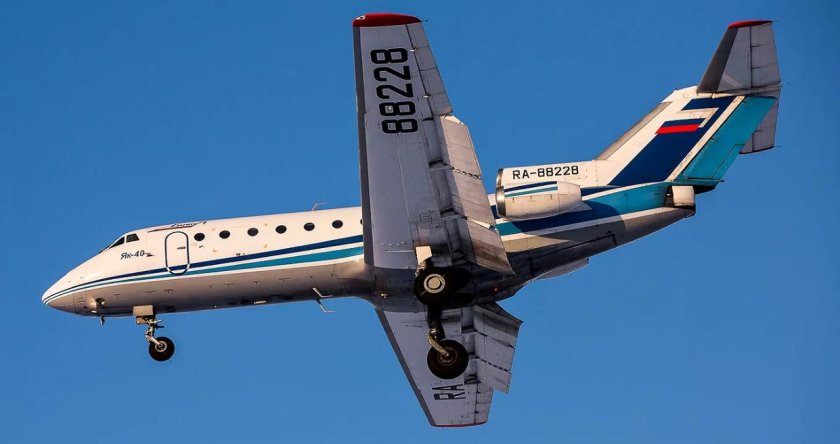 Як-40 пассажирский самолёт