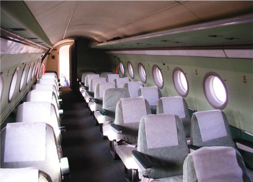 Як-40 пассажирский самолёт салон