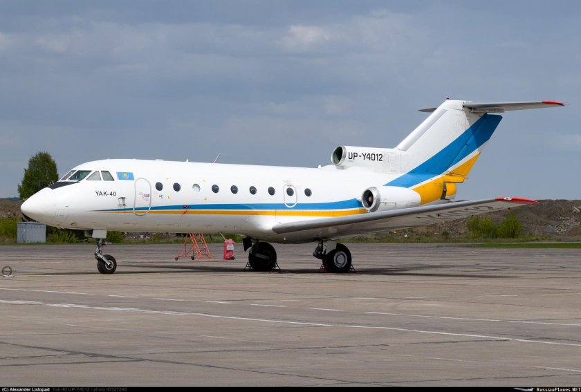 Як 40 самолет