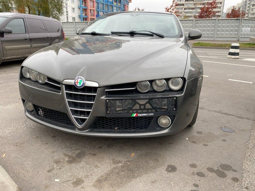 Машина alfa romeo