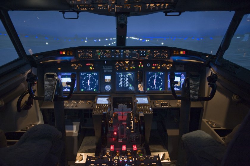 Кабина Boeing 737 ng