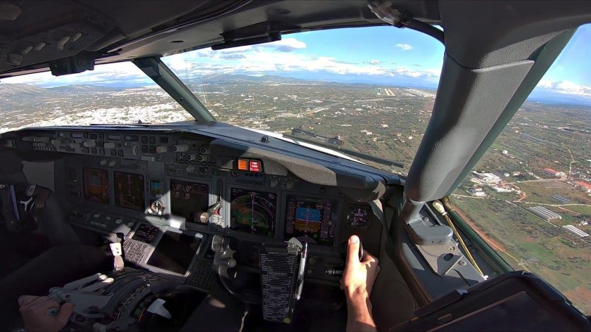 Кабина Боинг 737-800