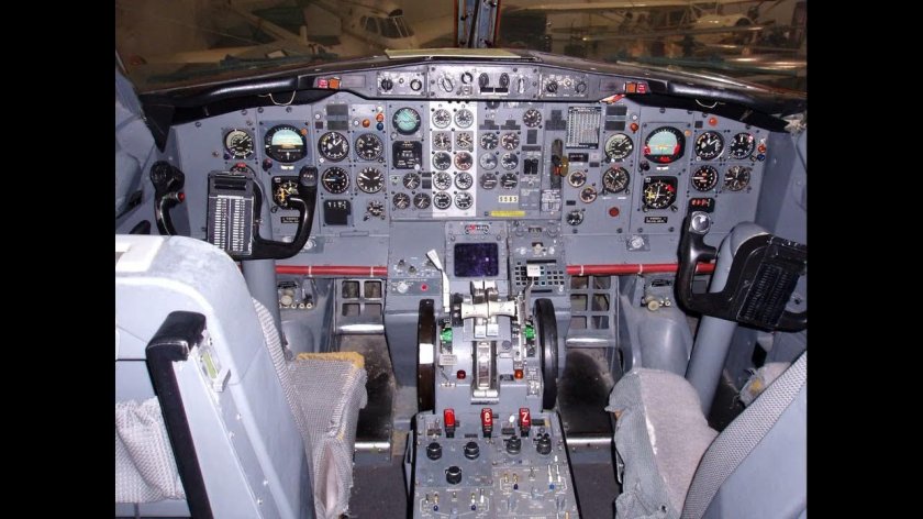 Боинг 737 200 кабина