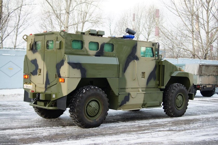 Бронеавтомобиль ВПК-3927 «волк»