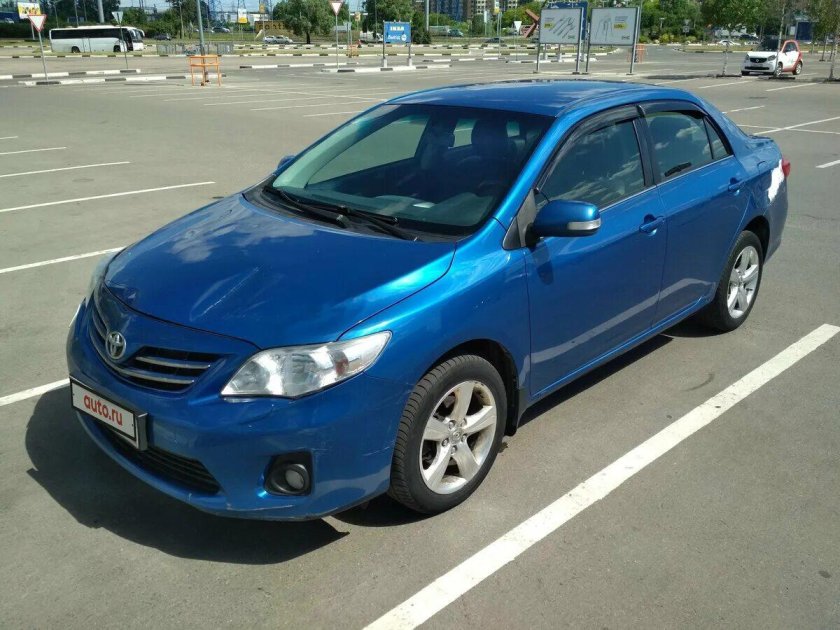 Toyota Corolla e150 синий