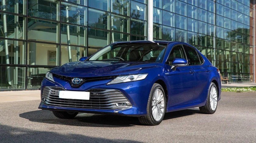 Тойота Камри 2019