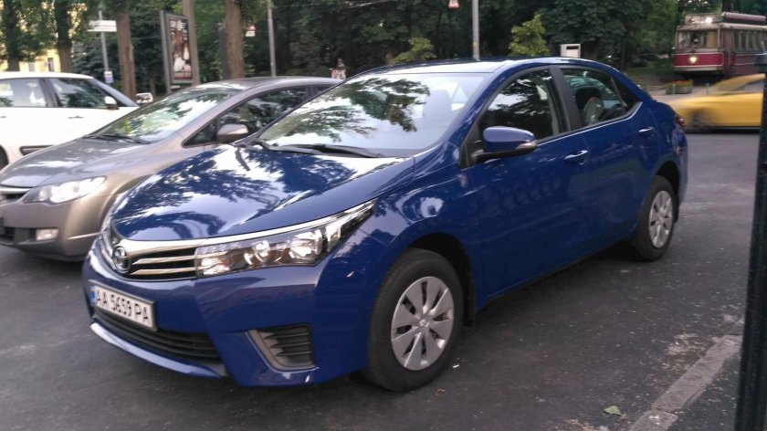 Тойота Королла синяя