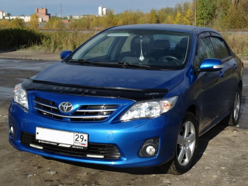 Toyota Corolla 150 синяя