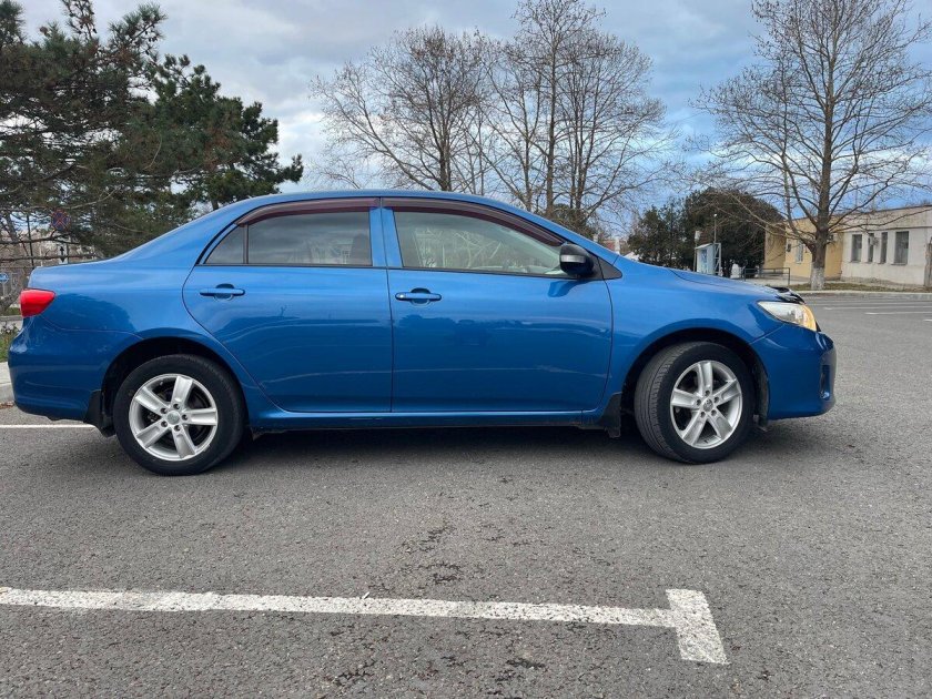 Тойота королла 150 синяя