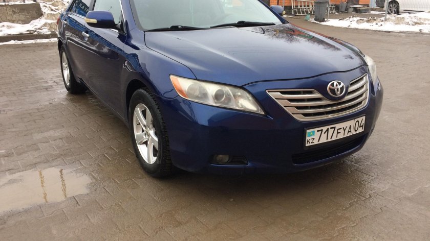 Тойота Камри 40 темно синяя