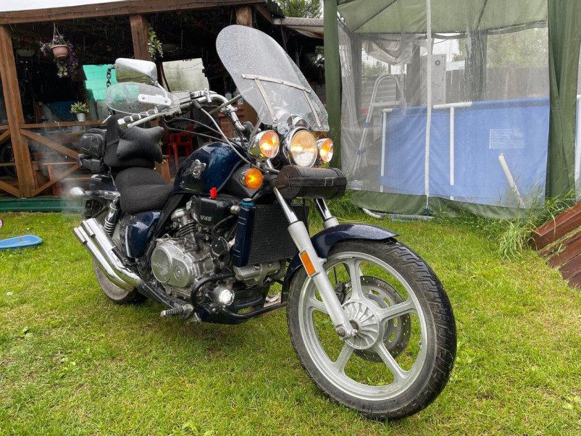 Honda super magna v45 750
