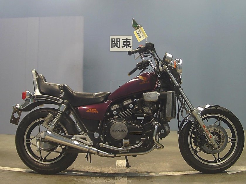 Honda magna 750
