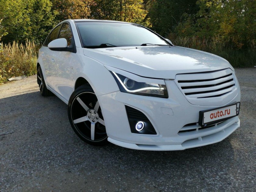 Шевроле круз белый седан