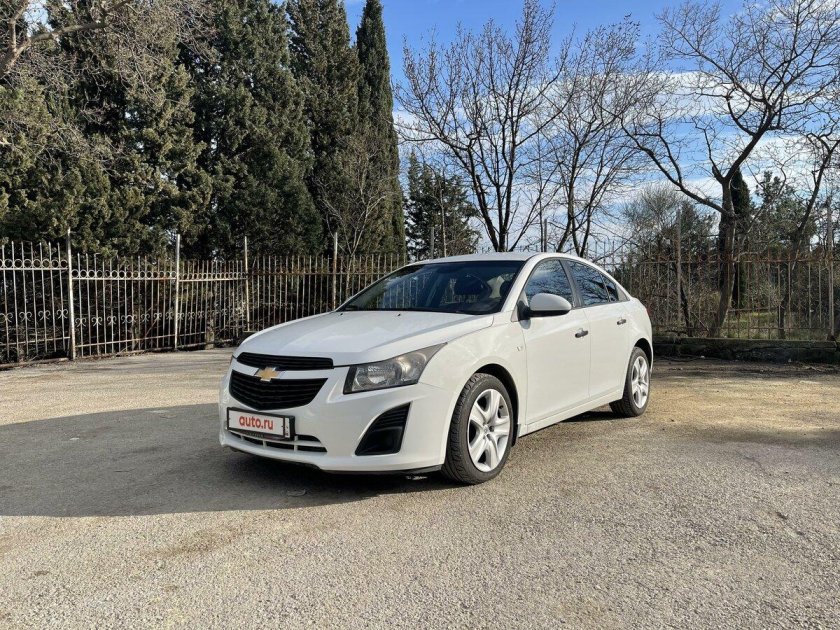 Шевроле круз белая