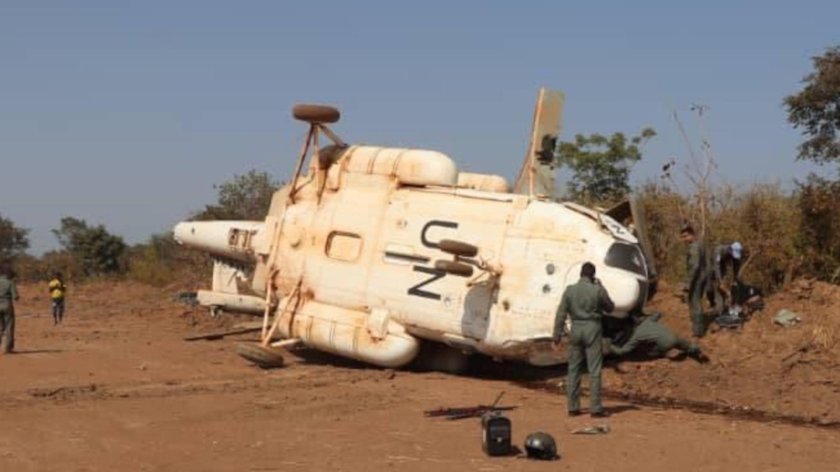 Вертолет в Африке