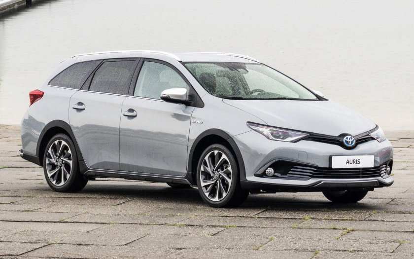 Toyota Auris 2017 универсал