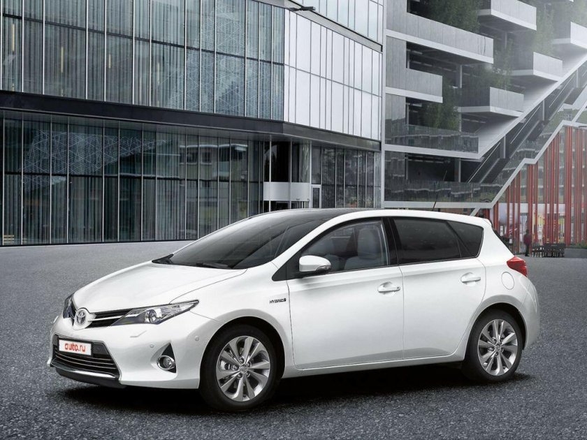 Toyota Auris Hybrid 2012