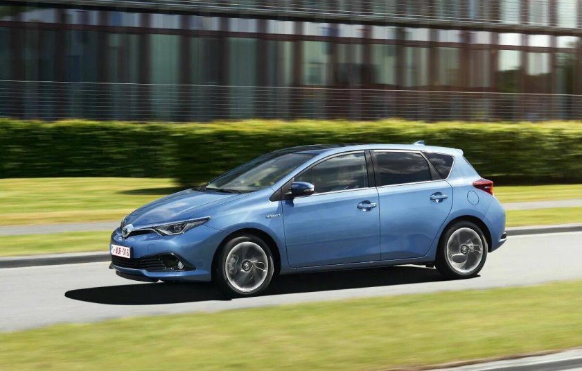 Toyota Auris 2015 Hybrid хэтчбек