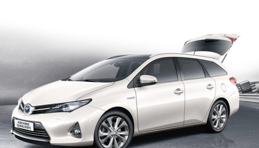Toyota auris touring sports