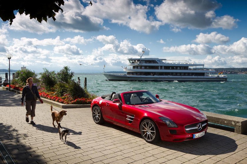 Mercedes SLS AMG 300