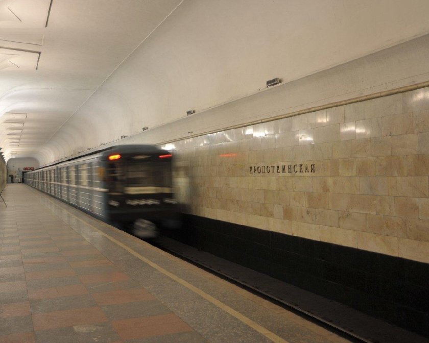 Станция метро Кропоткинская внутри