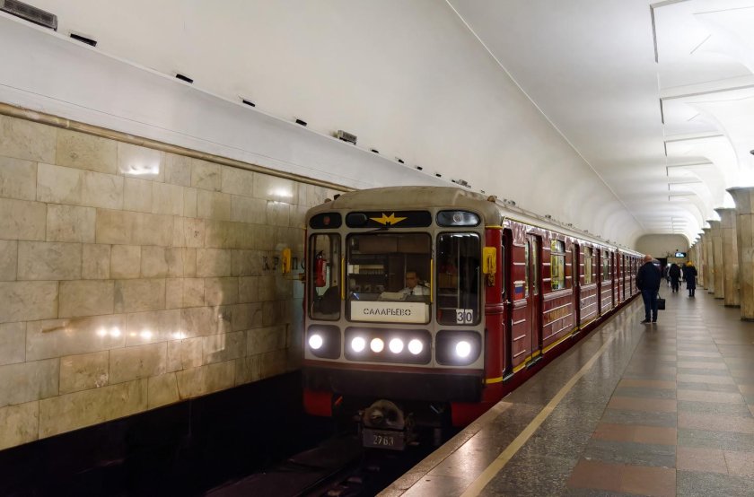 Москва вагон метро