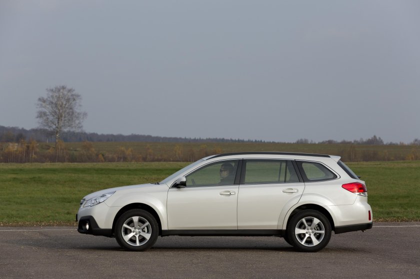 Субару Аутбек 4