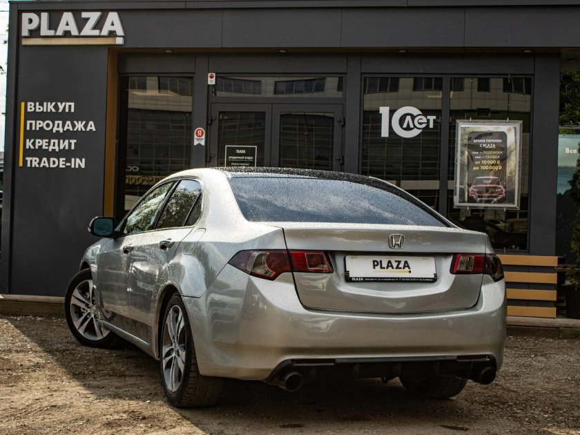 Honda accord 8 silver