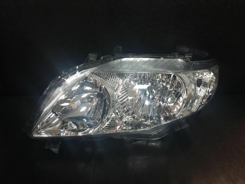 Фара левая toyota corolla 150
