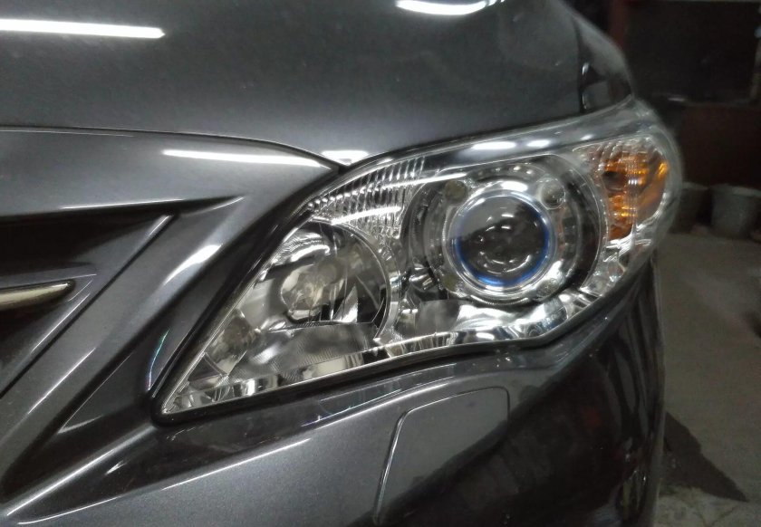 Линзы Тойота Королла 150