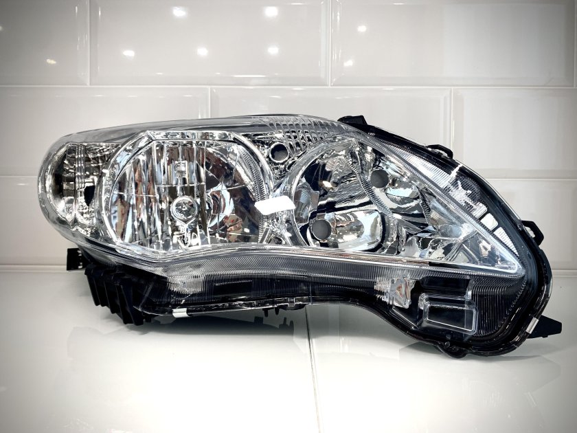 Фара левая для toyota corolla 150 рестайлинг